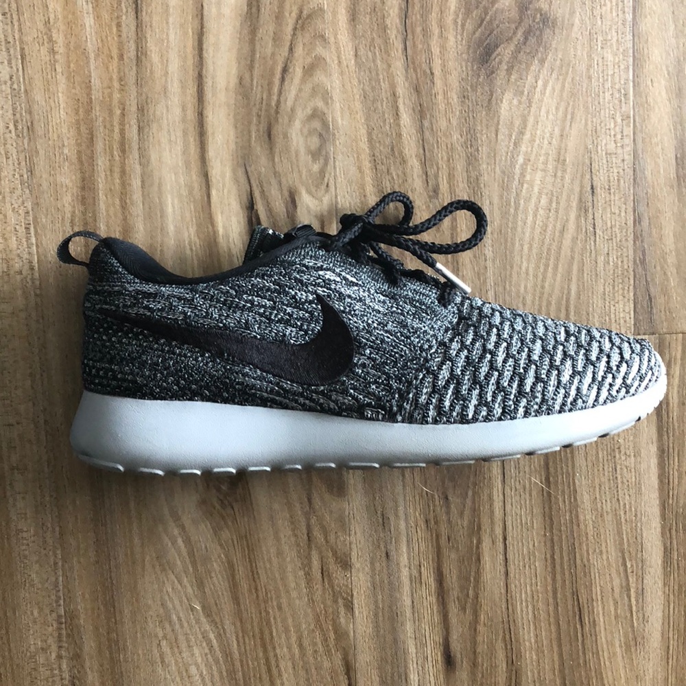 Nike Roshe Gym Shoes